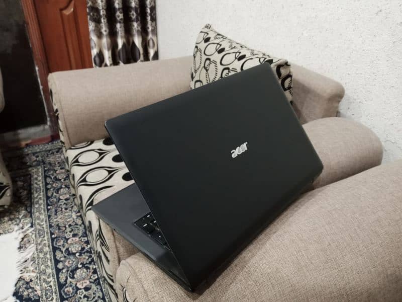 Accer Laptop 80 GB Storage Lush Condition 5