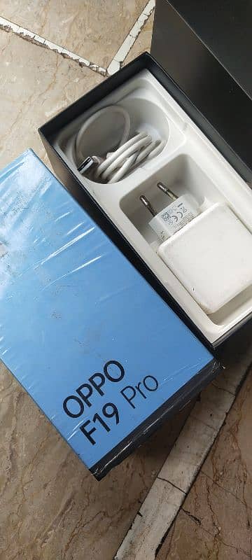 oppo f19 pro 8+128 with box charge 9