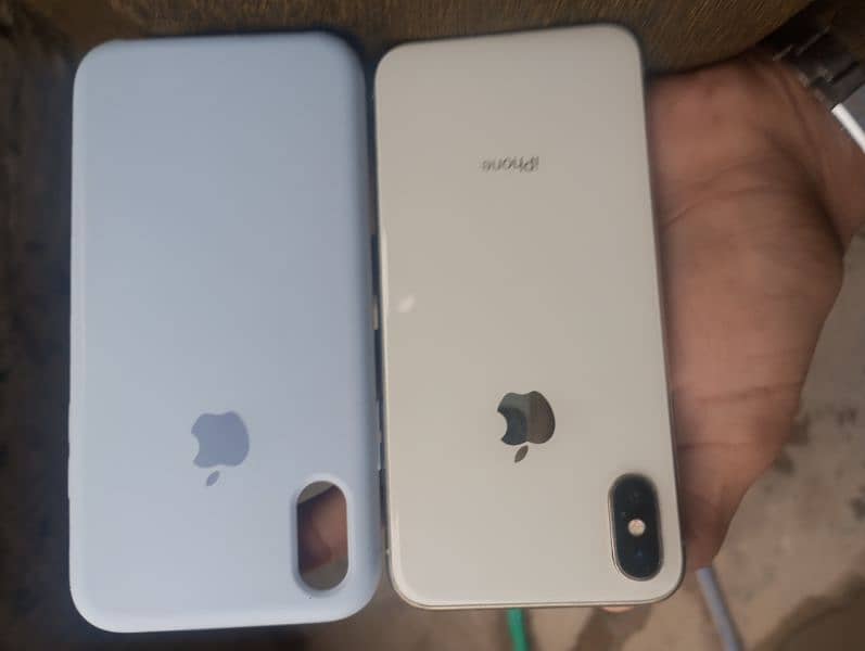 iPhone X 256 GB CONDITION 10/10 9