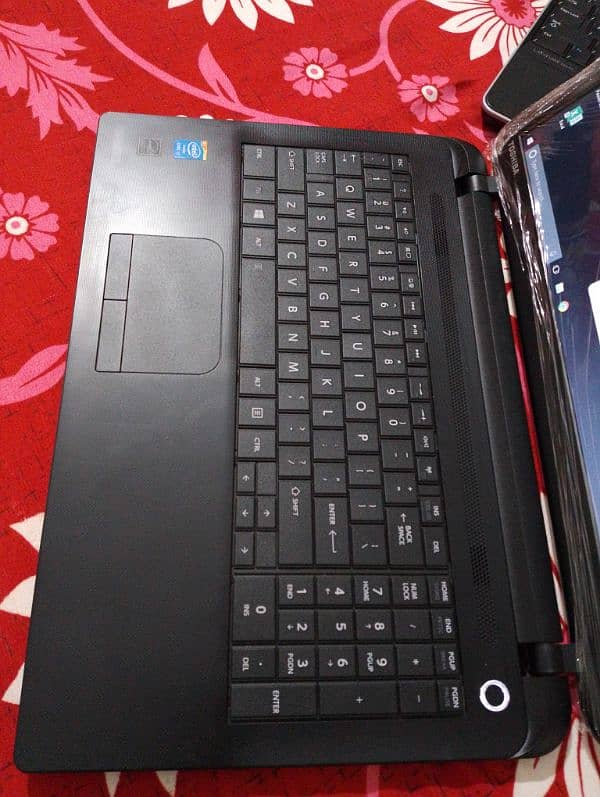 Toshiba Satellite C55-B Core i3 4th Generation 1