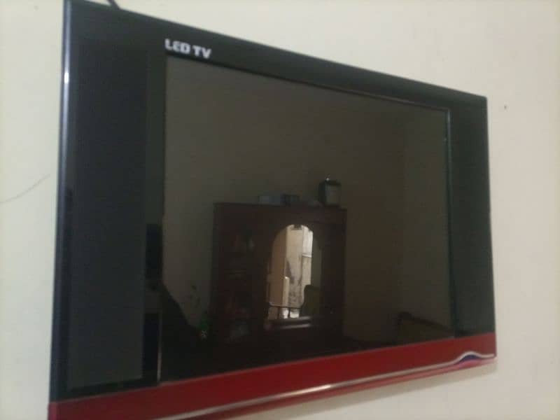 Led Tv 22 inches used but best and new condition 2