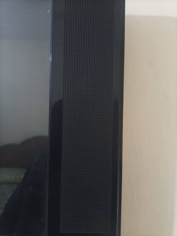 Led Tv 22 inches used but best and new condition 4