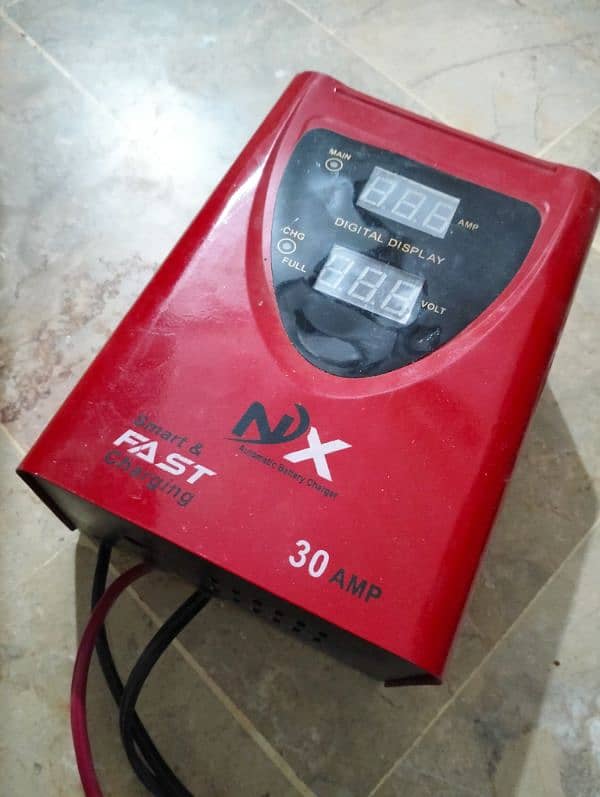 Daewoo battery and charger. 1