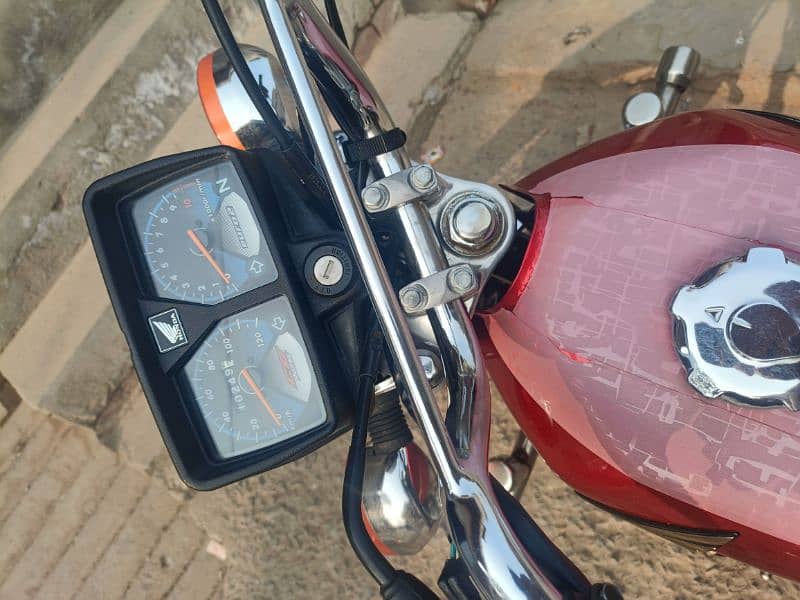 Honda 125 Red special edition urgent sale 9