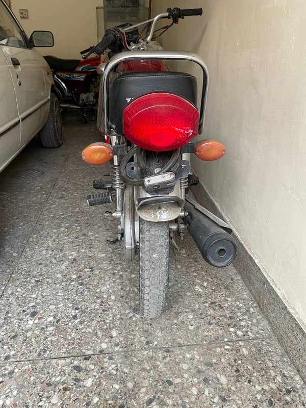 Honda 125  Special Edition Self Start 4