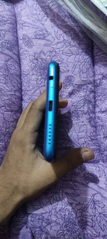 Infinix hot 8i 6/128 2