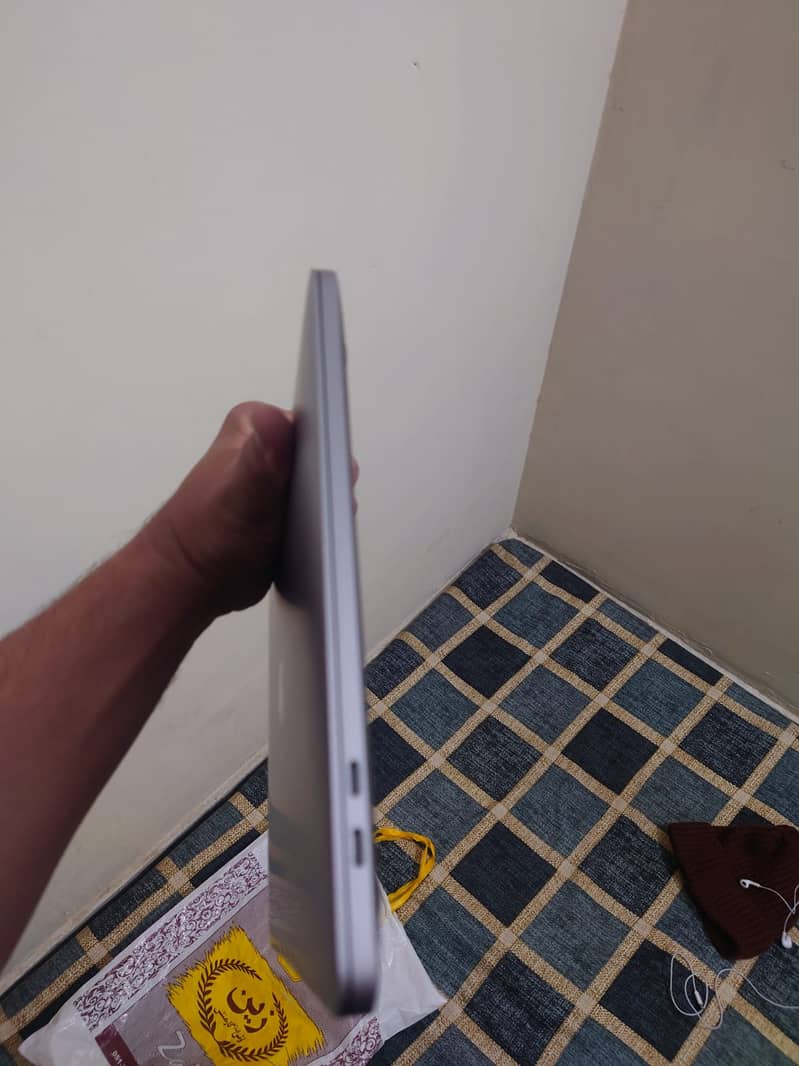 MacBook Pro 13" 2020 i5 2