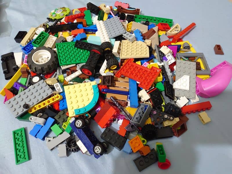 lego available 2500 per kg with free characters 5