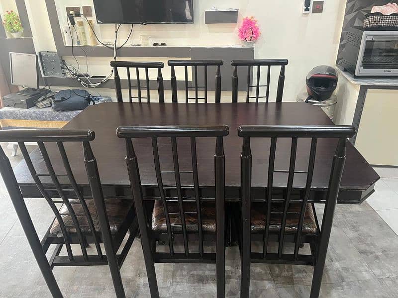 6 Seater Dinning Table 0