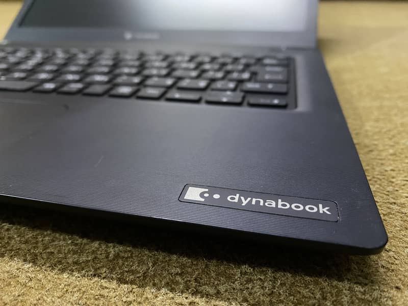 Toshiba DynaBook s73 9