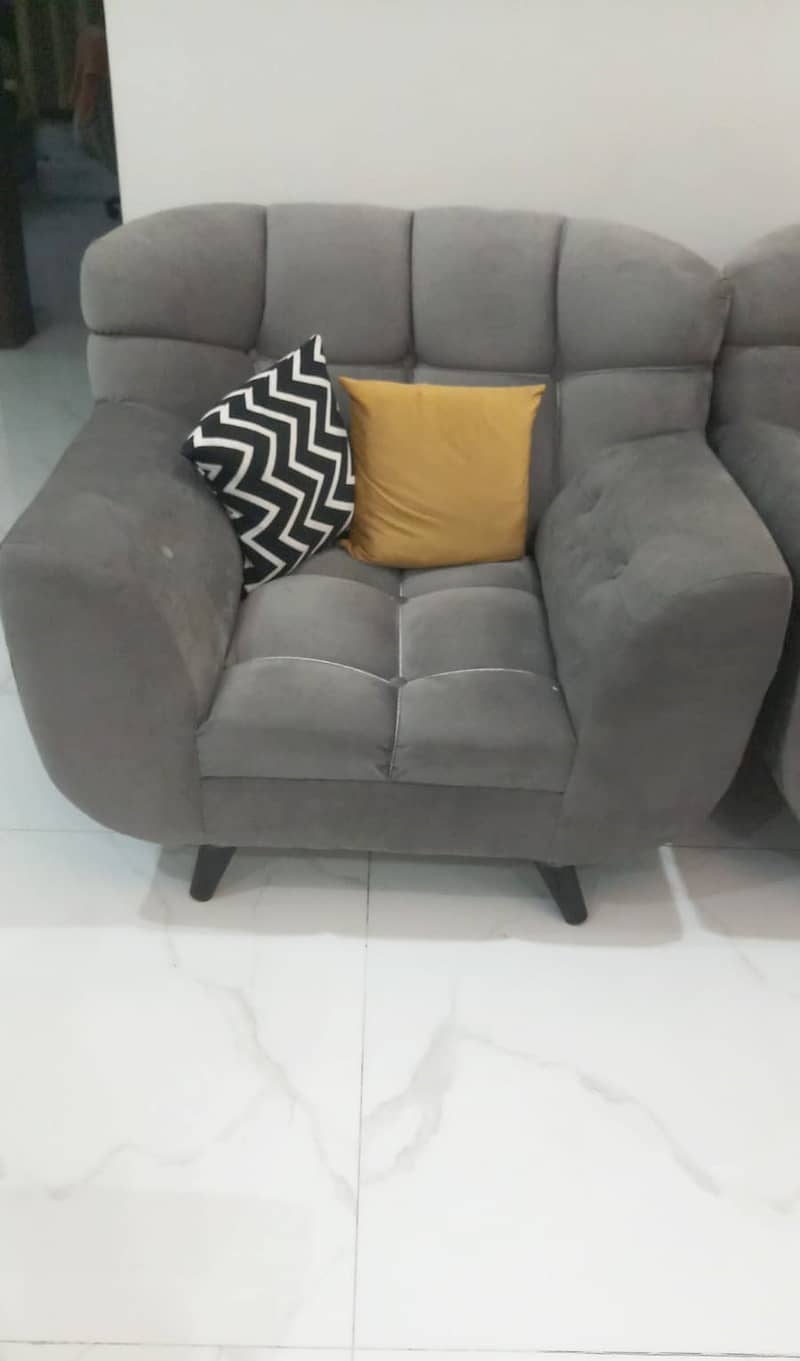 7 seater sofa set one month used 1