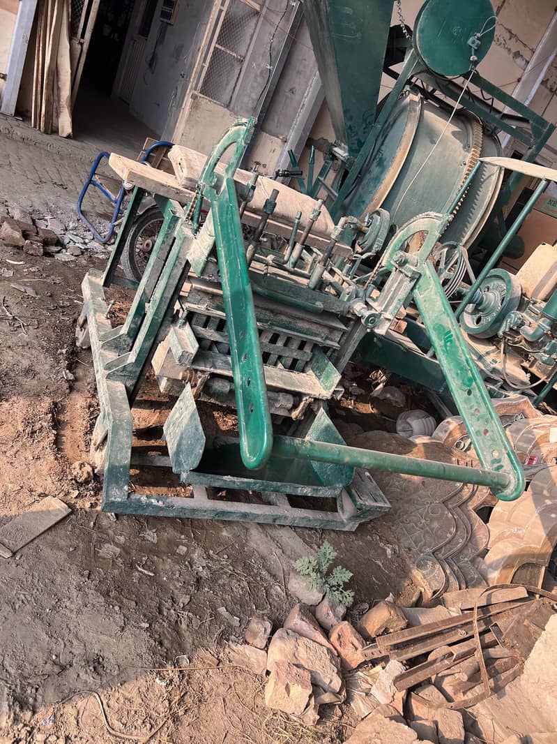 Block Machine with Concrete Mixers 3