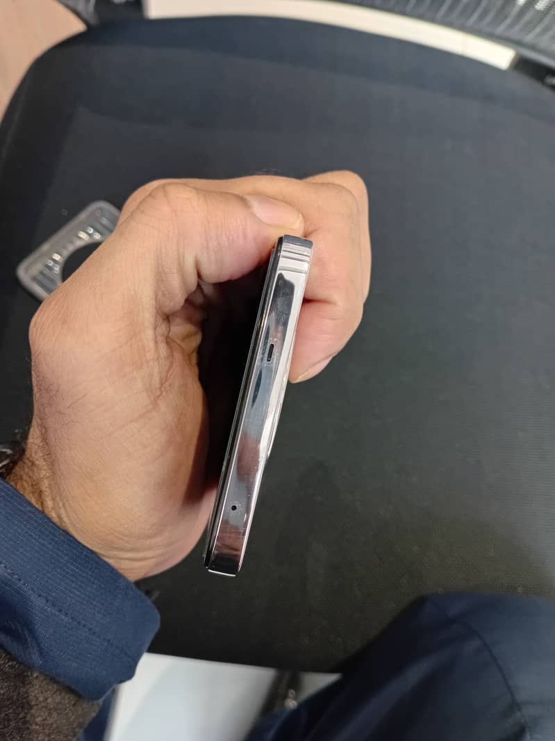 Oppo reno F12 5g 3