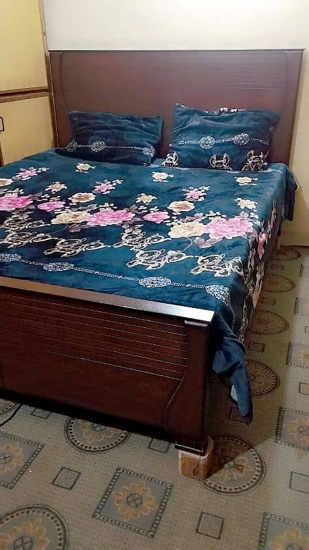 Queen Size Wooden Bed 2