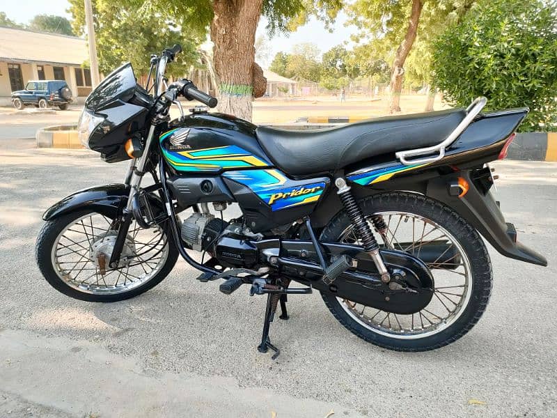 Honda Pridor 2023 Model 100cc Karachi Registration 3