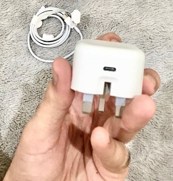 original iPhone charger with box 1