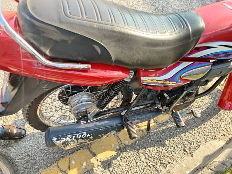 Honda pridor 100 in genuine cndition koi kam nhi ha cmplte file avlble 8