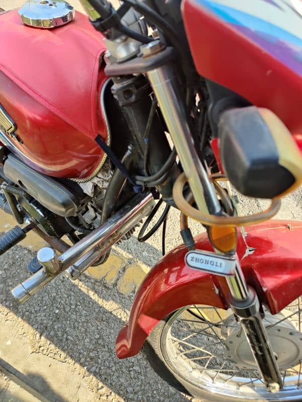 Honda pridor 100 in genuine cndition koi kam nhi ha cmplte file avlble 12