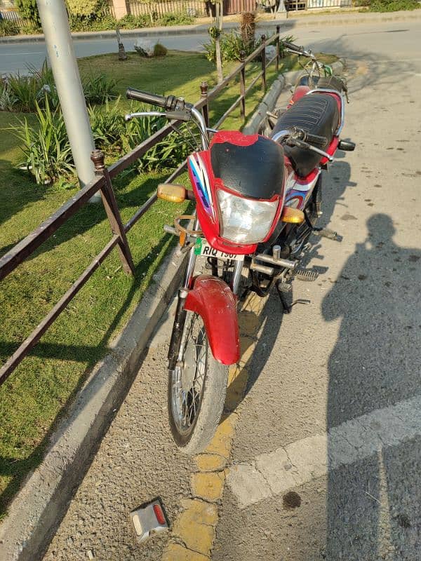 Honda pridor 100 in genuine cndition koi kam nhi ha cmplte file avlble 13