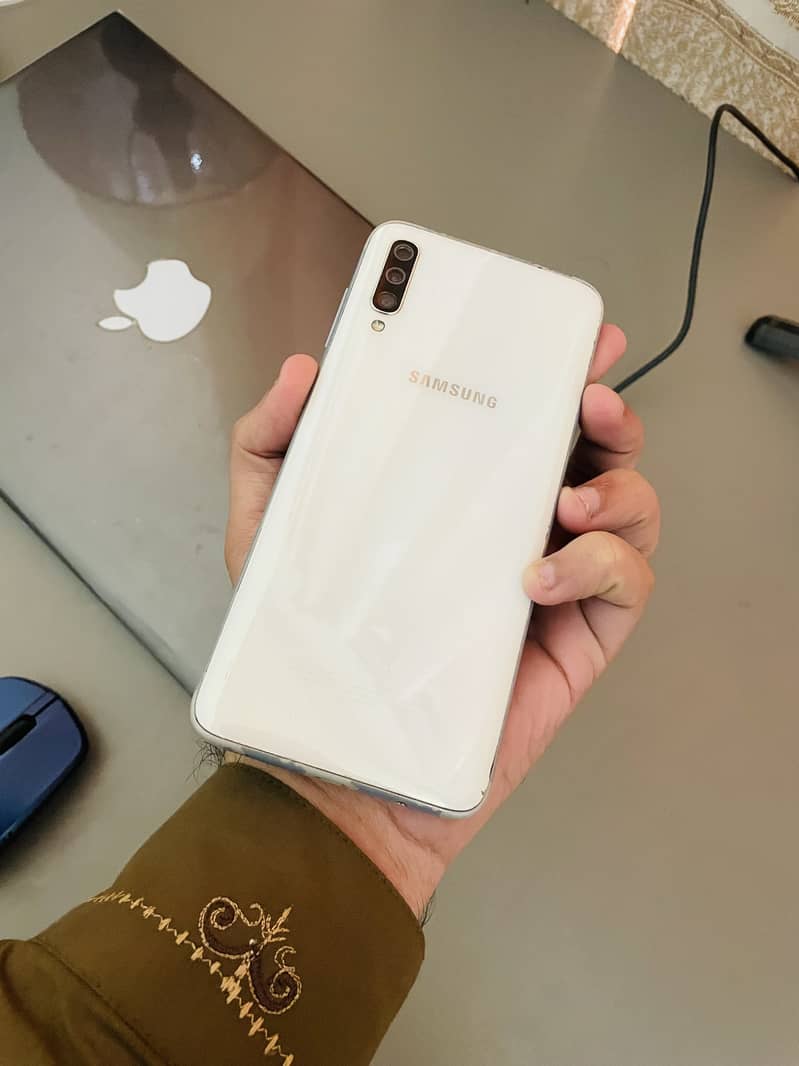 Samsung galaxy A70 6/128 0