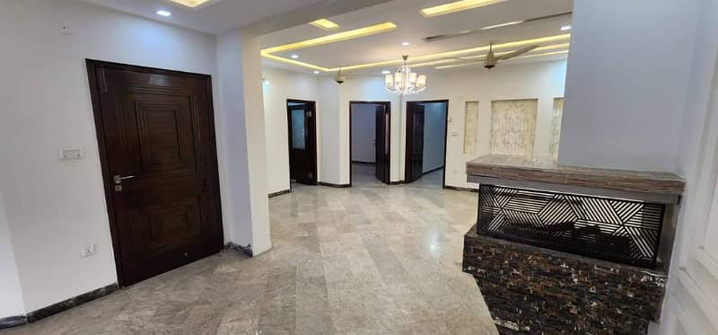 10 marla house for rent in Johar town for Family and Silent office (Call center + Software house) 5