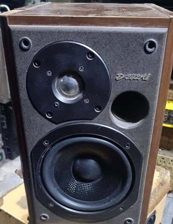 onkyo studio monitor speaker 2