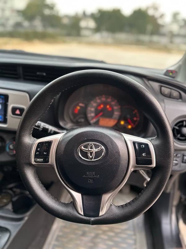 Toyota Vitz 2016 full option 11