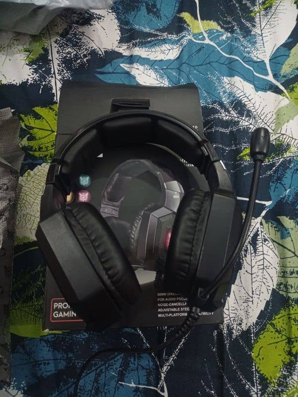 Gaming headphones Black new 4