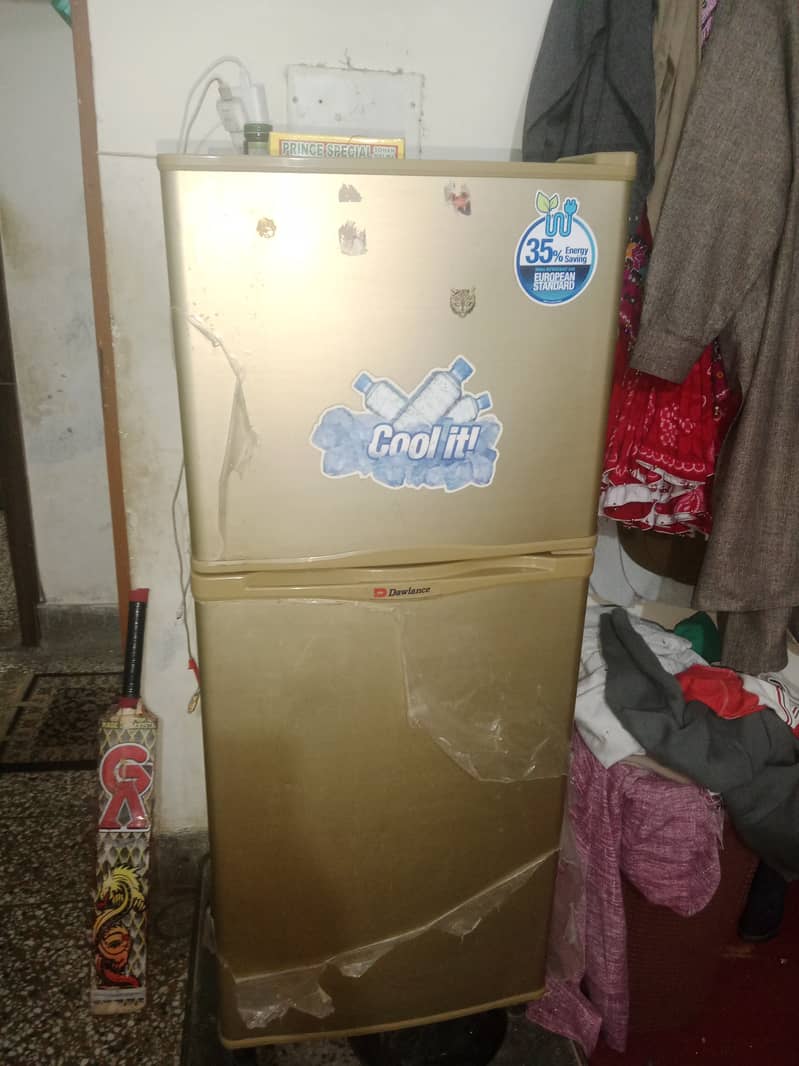 Refrigerator in good condition. family used refrigerator 5