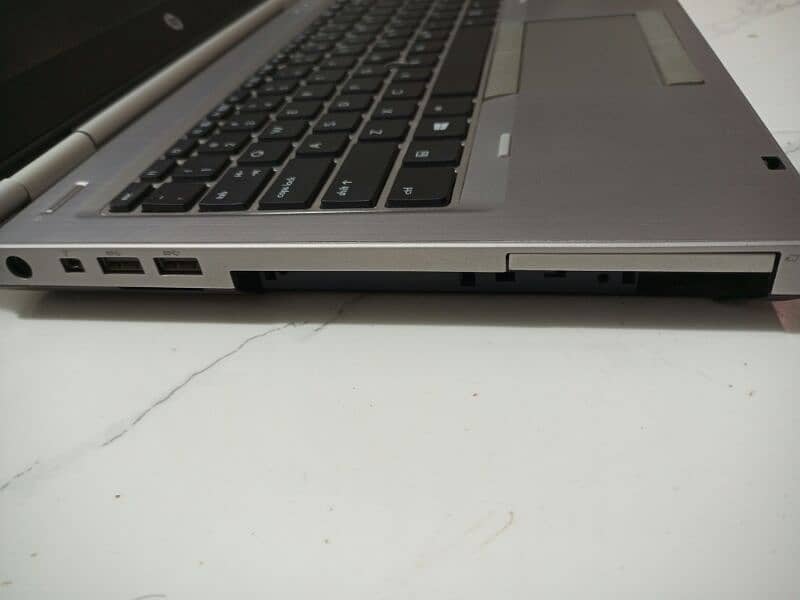 Hp Elite Book 8470p with SSD 128gb 4