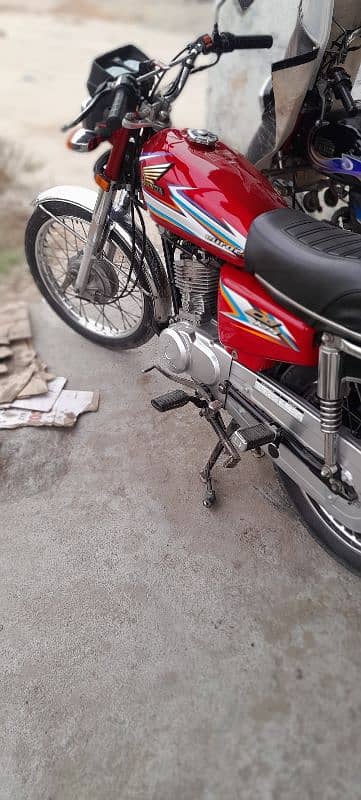 2016 Model Honda CG 125 Mardan Number Condition 10/10 Clear 1