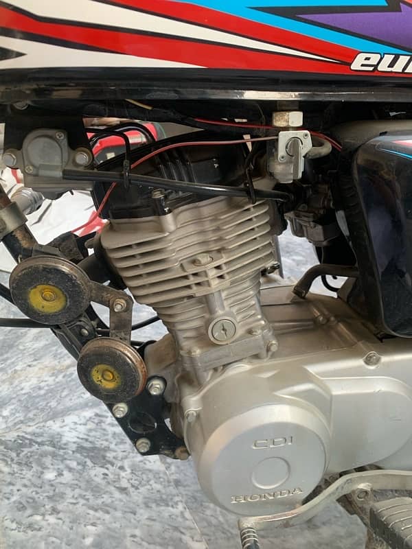 full genuine piece Lahore registered 15500km driven engine not open 6