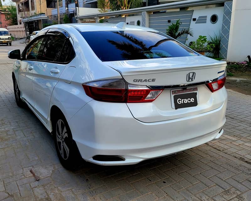 Honda Grace Z Sense Hybrid 1.5 Model 2015/2018 7