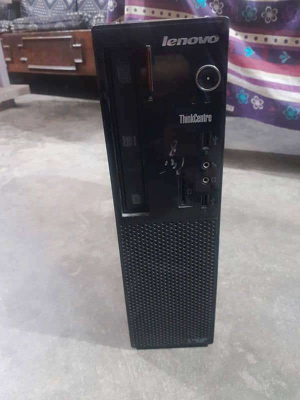 Lenovo i5 pc with dell monitor 4