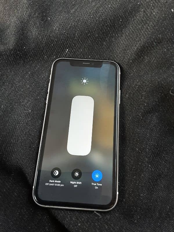 I phone 11 | non-pta | 64gb  with box 10 by 10 ( for details whatsapp) 2