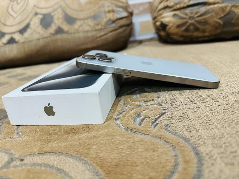 Iphone 15 pro max Natural titanium 512gb Jv with complete box 0