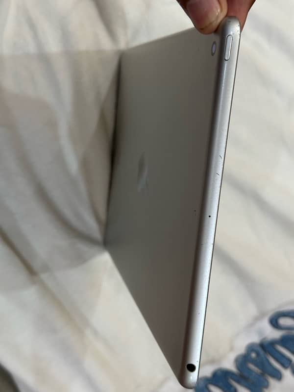 iPad 8th generation with box 10/9 2