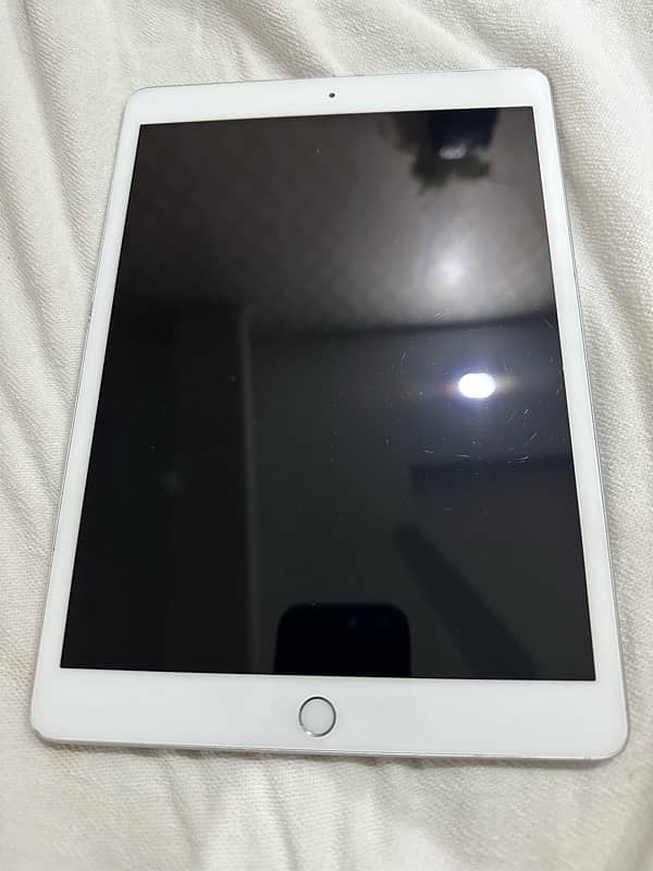 iPad 8th generation with box 10/9 6