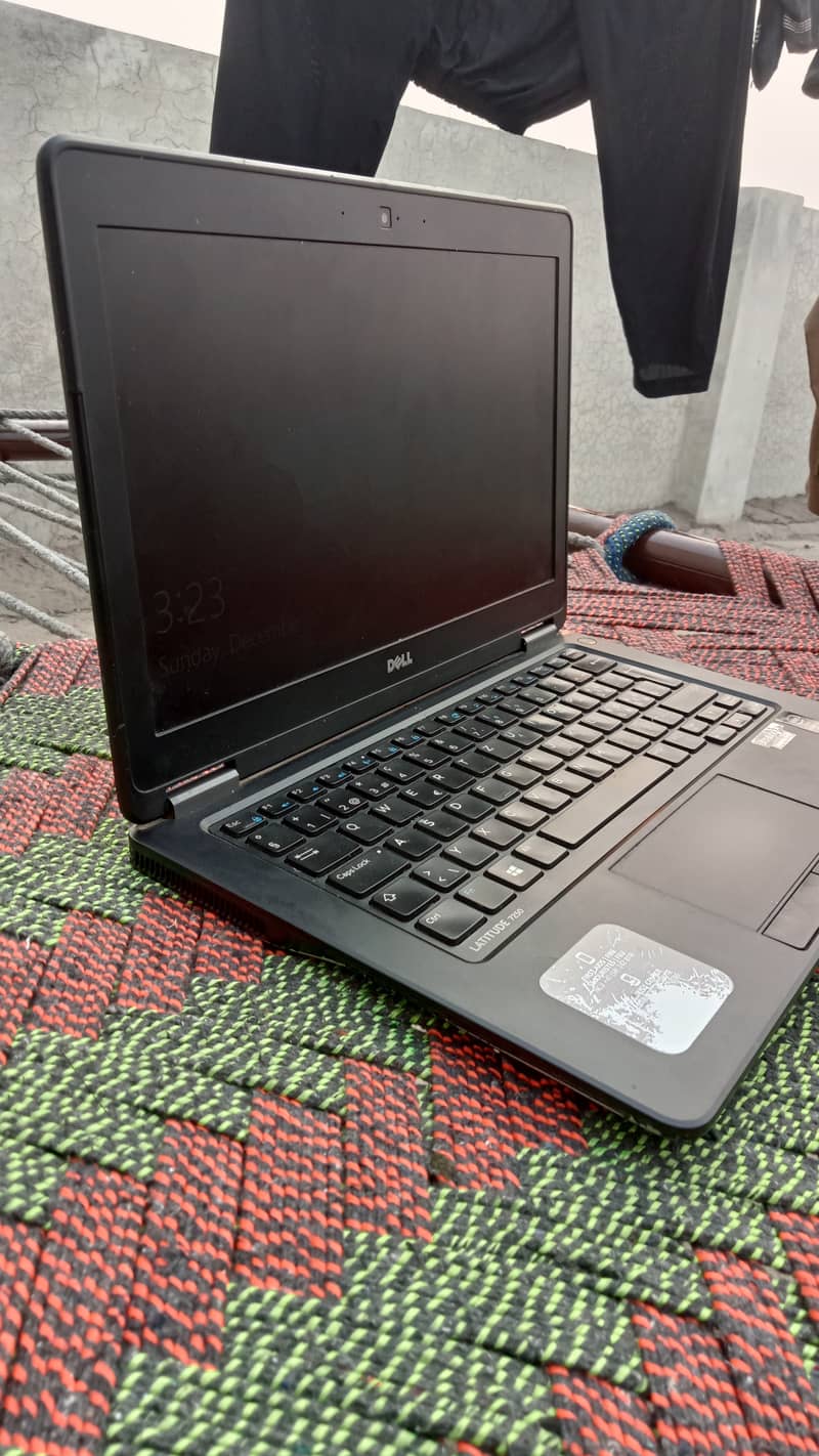 Core i5 Dell laptop latitude 7250 model 1