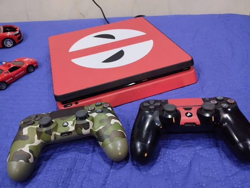 PS4 Slim Deadpool Edition 500GB with extra controller 1