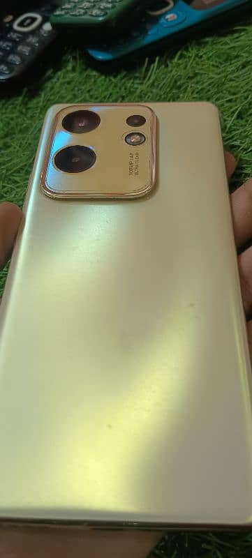 Infinix Zero 30 4