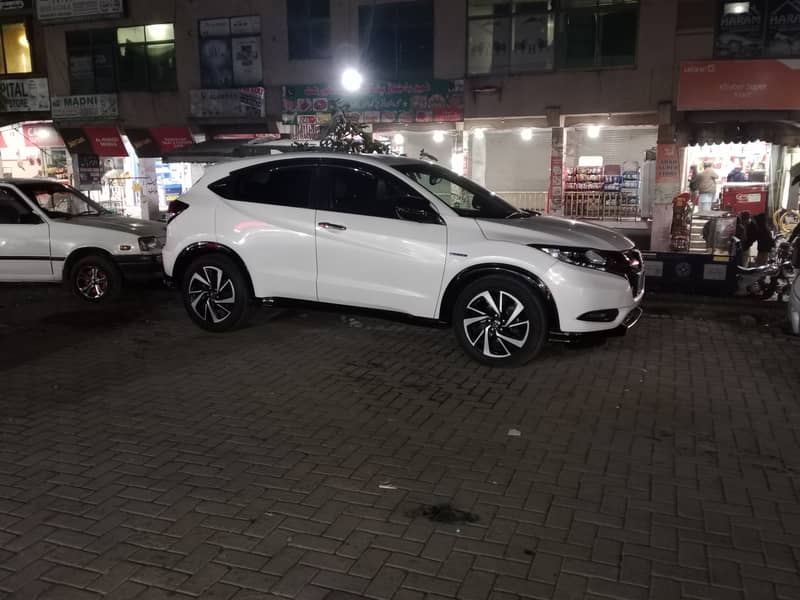 Honda Vezel 2016 3