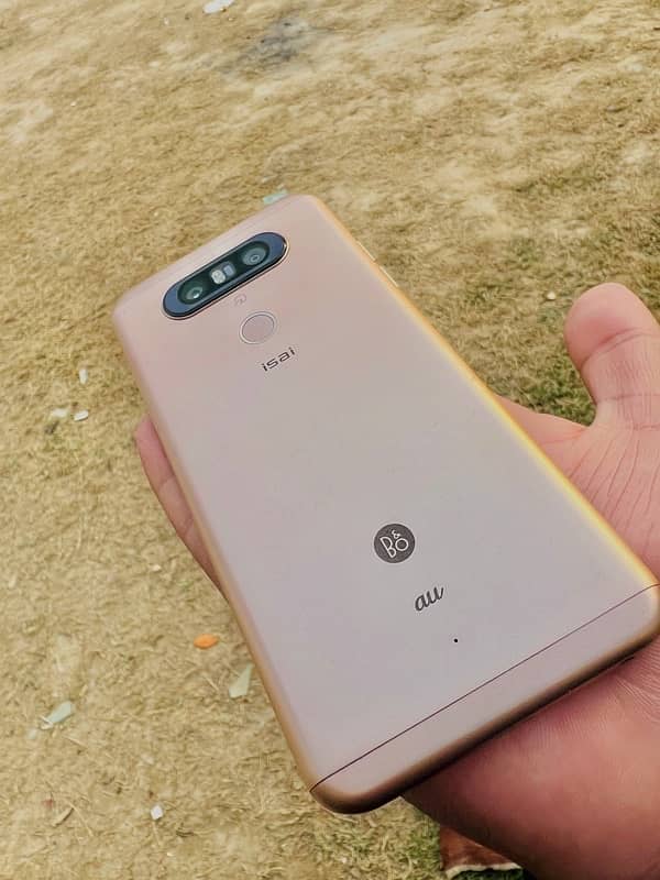 LG V34 1