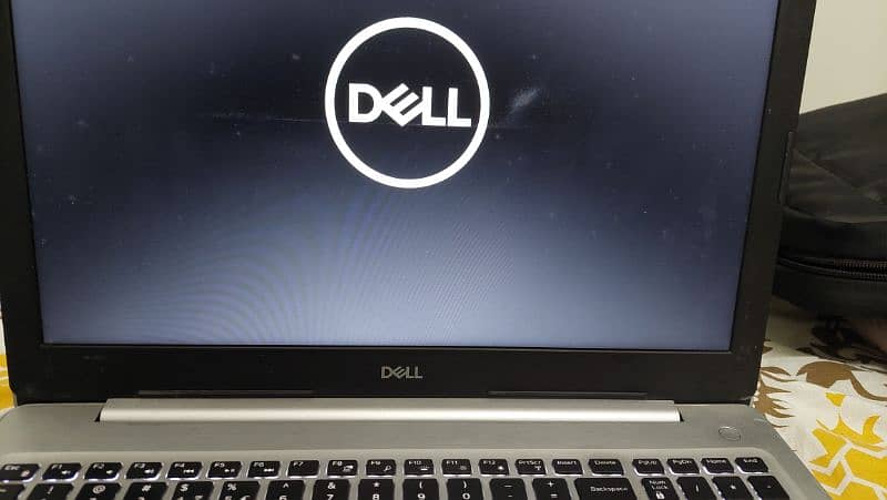 DELL INSPIRON 15 5570 CORE I5 8TH GENERATION CONDITION 6/10 1