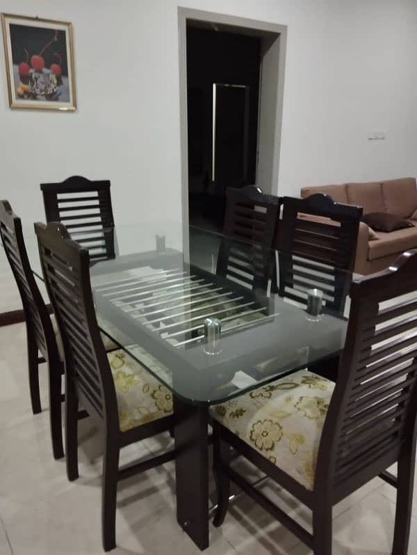 dining table | 6 seater | Great condition 0