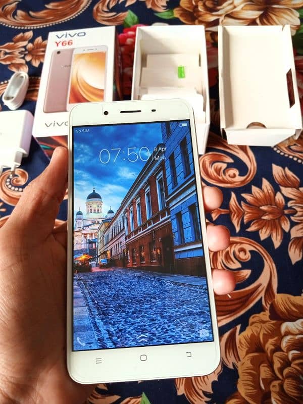 vivo y66, 6/128gb , complte box , brand new 3