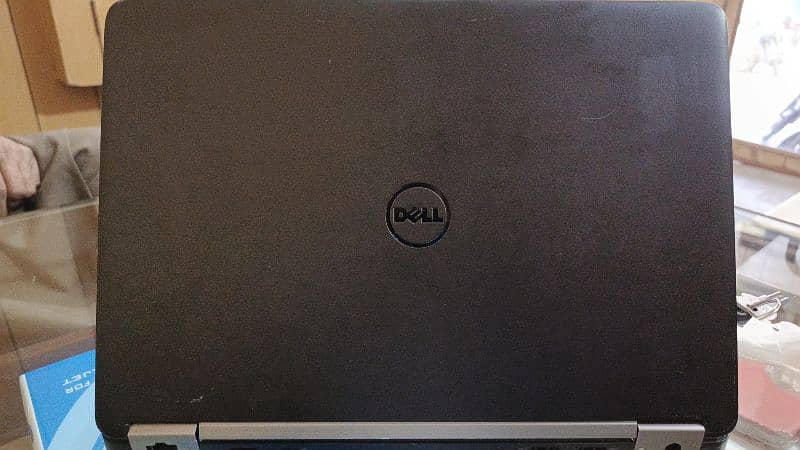 Dell Laptop - Latitude E7270 3