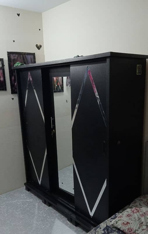 sliding wardrobe 3 doors 0