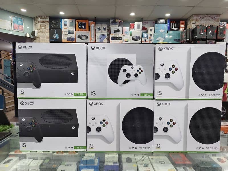 XBOX SERIES S - XBOX SERIES X 500 GB / 1 TB AT GAME STORE ISB 1