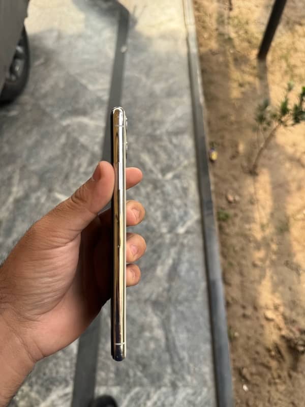 I phone 11 pro max 64gb 84 health 10/8 condition just panel changed 2